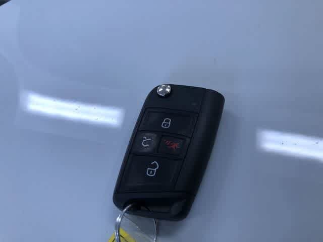 Thumbnail: 2022 Volkswagen Jetta - 30