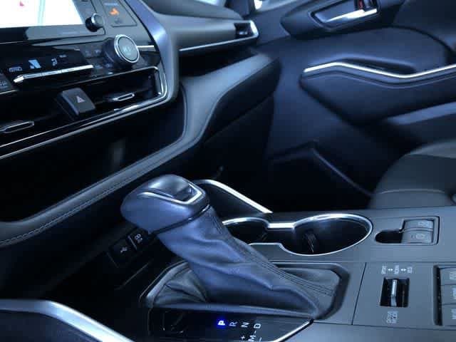 Thumbnail: 2021 Toyota Highlander - 30