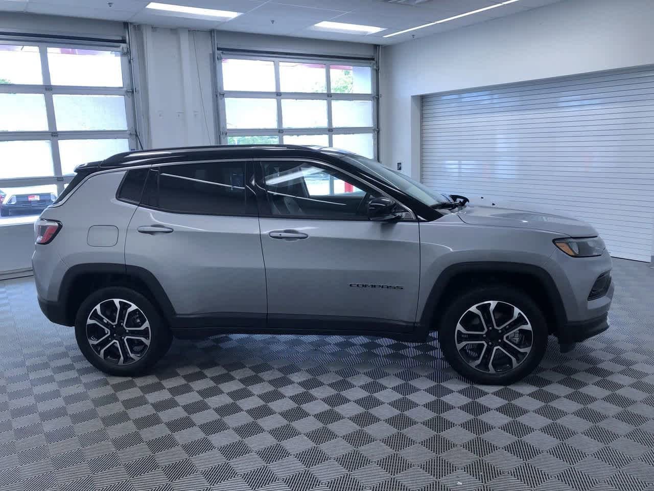 Thumbnail: 2022 Jeep Compass - 36