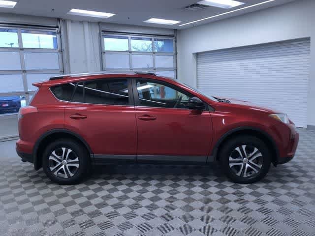 Thumbnail: 2016 Toyota RAV4 - 35