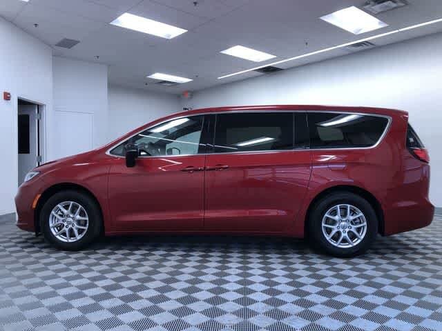 Thumbnail: 2025 Chrysler Pacifica - 12