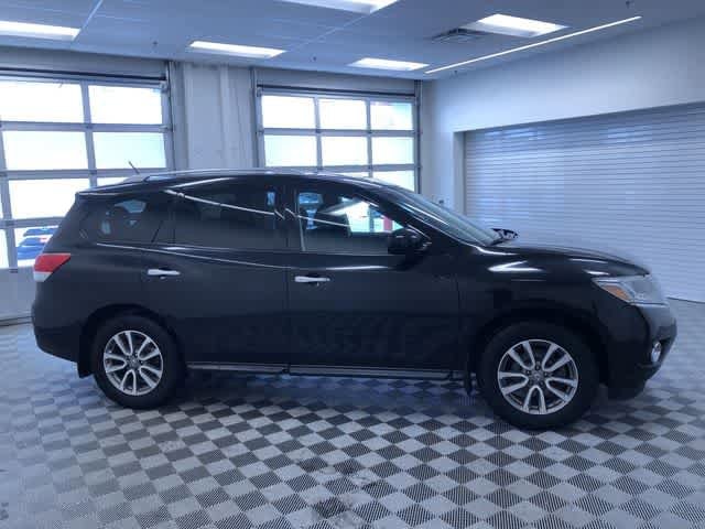 Thumbnail: 2015 Nissan Pathfinder - 36