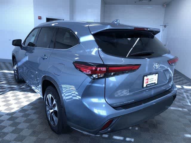 Thumbnail: 2022 Toyota Highlander - 12