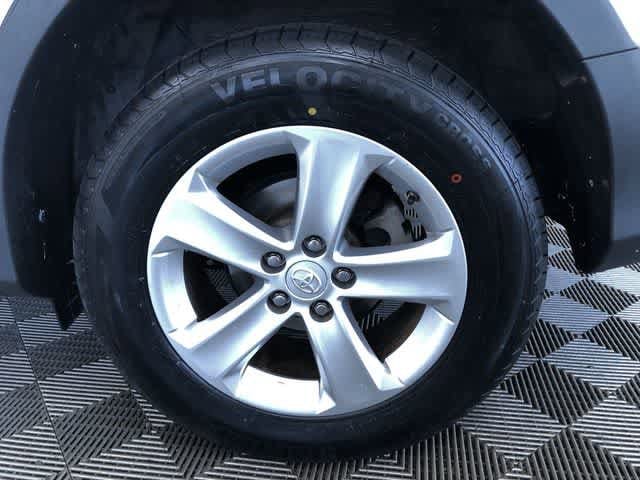 Thumbnail: 2013 Toyota RAV4 - 8