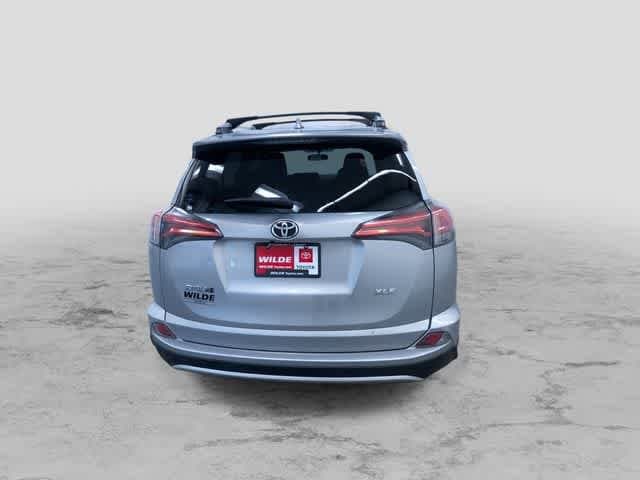 Thumbnail: 2016 Toyota RAV4 - 8