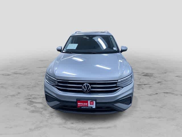 Thumbnail: 2022 Volkswagen Tiguan - 4