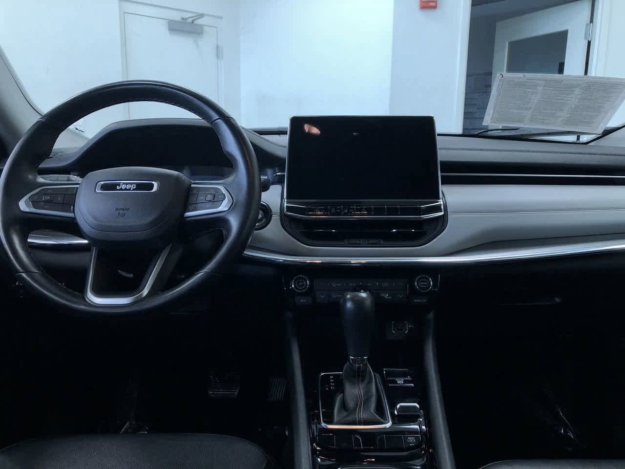 Thumbnail: 2022 Jeep Compass - 17