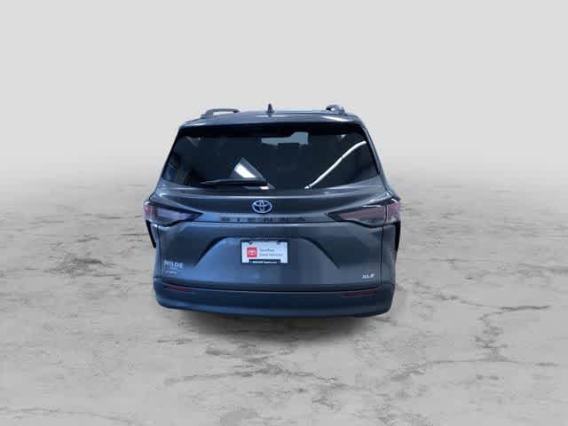 Thumbnail: 2025 Toyota Sienna - 8