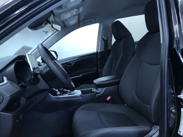 Thumbnail: 2025 Toyota RAV4 - 18