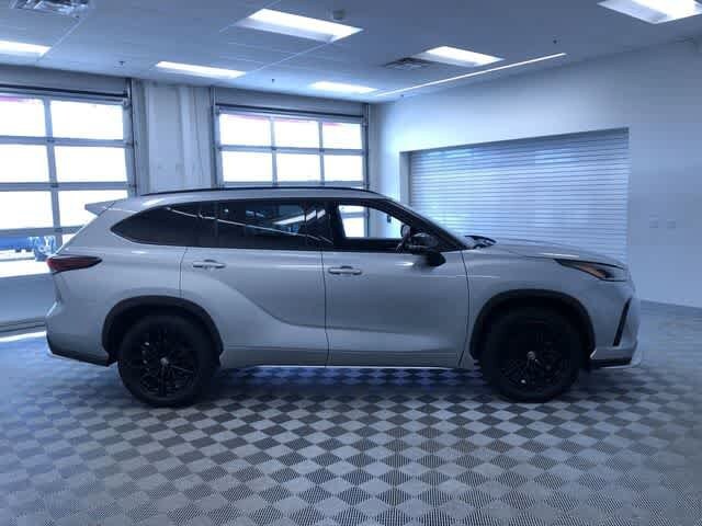 Thumbnail: 2025 Toyota Highlander - 35