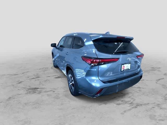 Thumbnail: 2022 Toyota Highlander - 7