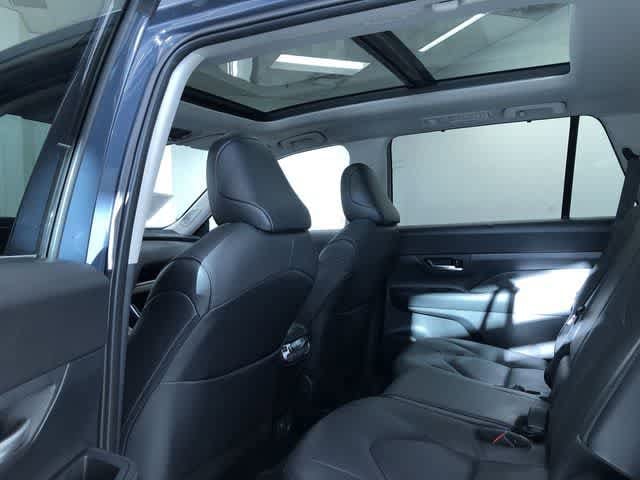 Thumbnail: 2025 Toyota Grand Highlander - 12