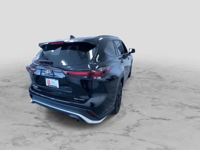 Thumbnail: 2025 Toyota Highlander - 9