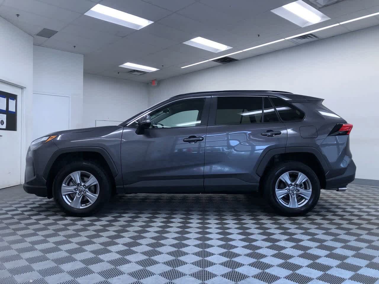 2024 Toyota RAV4 XLE 11