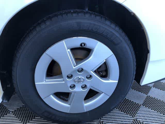 Thumbnail: 2010 Toyota Prius - 16