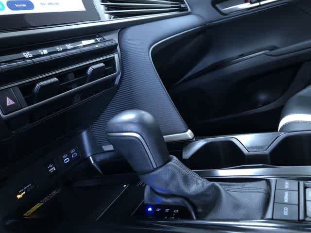 Thumbnail: 2025 Toyota Camry - 28