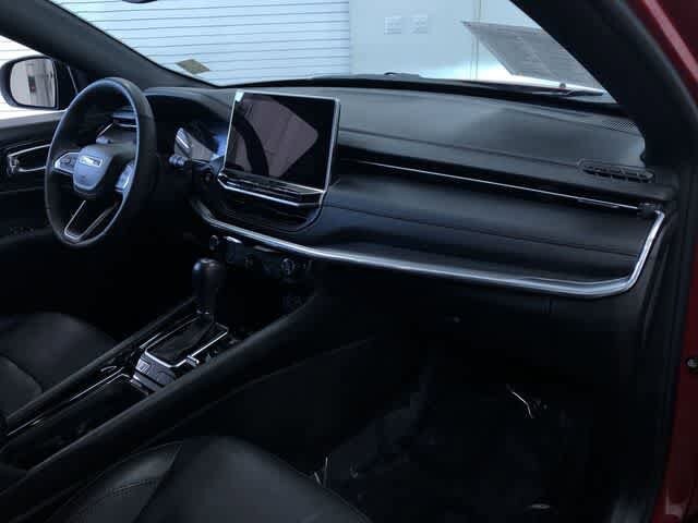 Thumbnail: 2023 Jeep Compass - 25