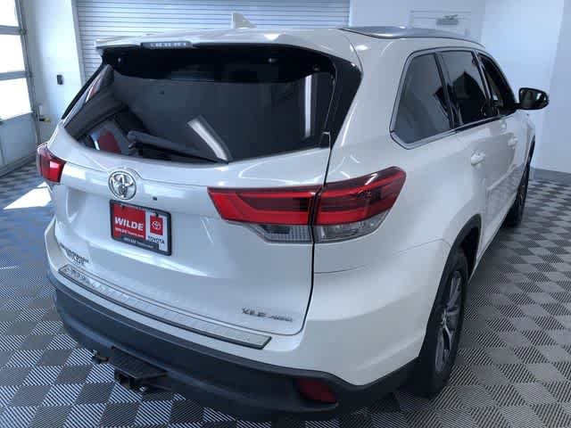 Thumbnail: 2017 Toyota Highlander - 36