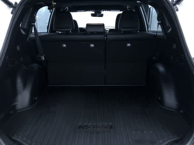 Thumbnail: 2018 Toyota RAV4 - 31