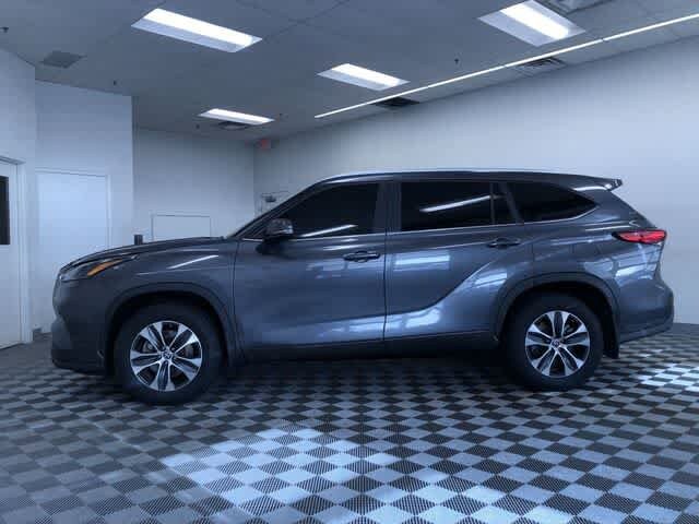 Thumbnail: 2023 Toyota Highlander - 13