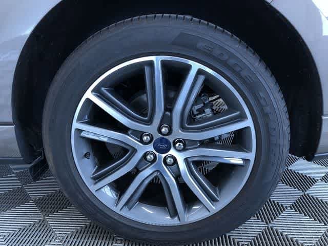 Thumbnail: 2019 Ford Edge - 17