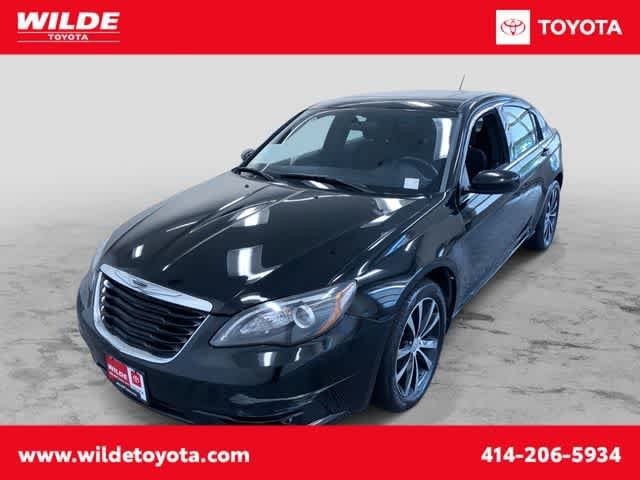 2013 Chrysler 200 Touring -
                  West Allis, WI