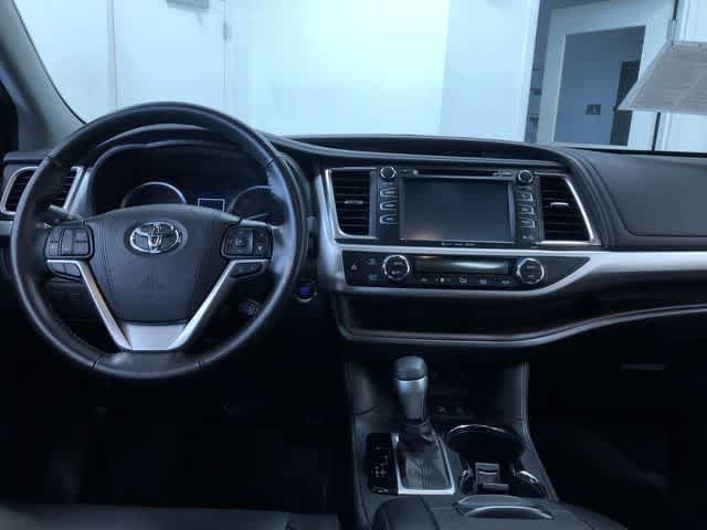 Thumbnail: 2018 Toyota Highlander - 17