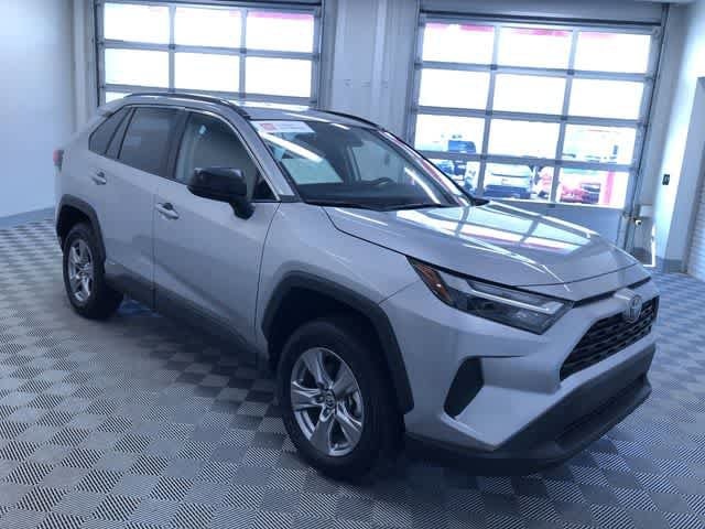 2025 Toyota RAV4 LE - Photo 36