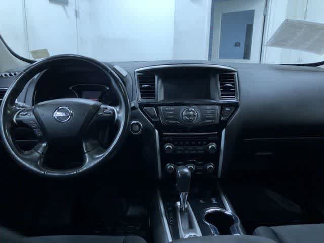 Thumbnail: 2017 Nissan Pathfinder - 17