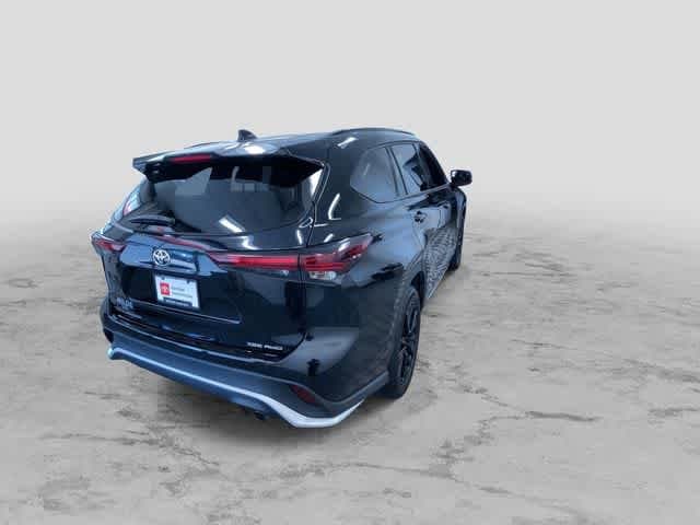 Thumbnail: 2025 Toyota Highlander - 9