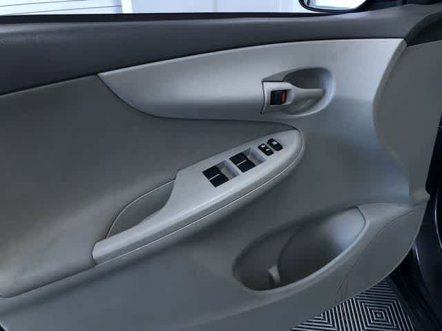 Thumbnail: 2009 Toyota Corolla - 22