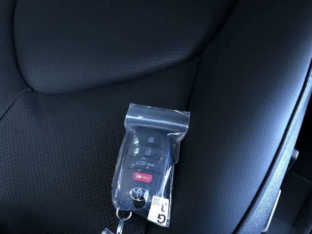 Thumbnail: 2026 Toyota Highlander - 23