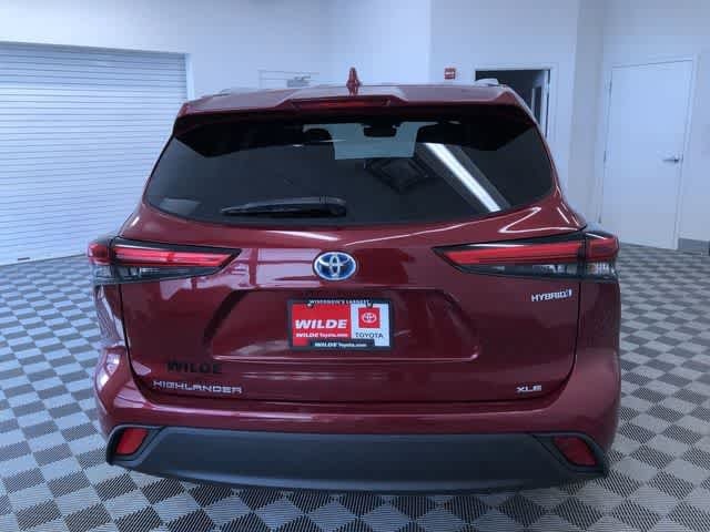Thumbnail: 2021 Toyota Highlander - 14