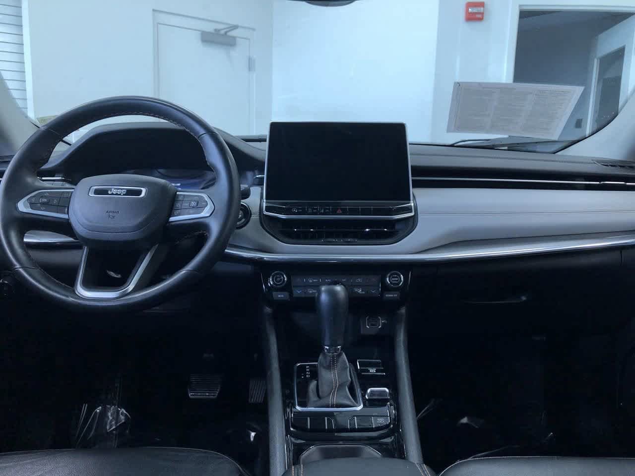Thumbnail: 2022 Jeep Compass - 16