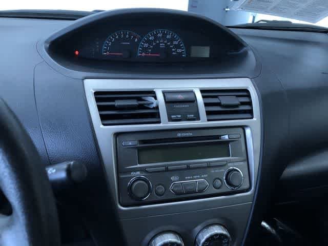 Thumbnail: 2012 Toyota Yaris - 16