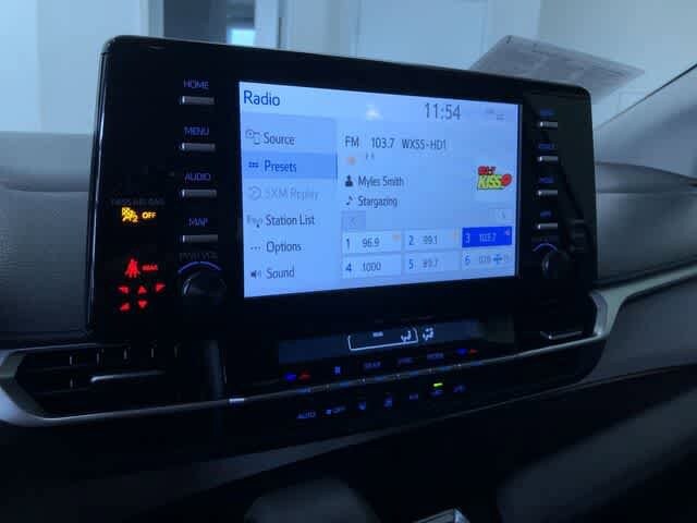 Thumbnail: 2023 Toyota Sienna - 29