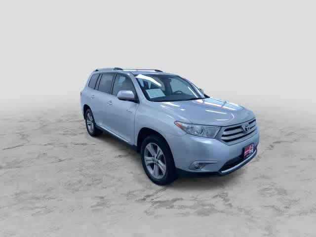Thumbnail: 2013 Toyota Highlander - 3