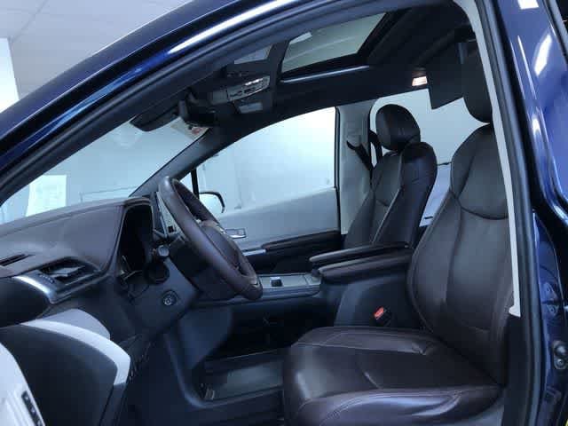 Thumbnail: 2021 Toyota Sienna - 11