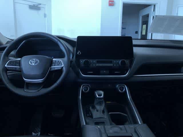 Thumbnail: 2025 Toyota Grand Highlander - 10