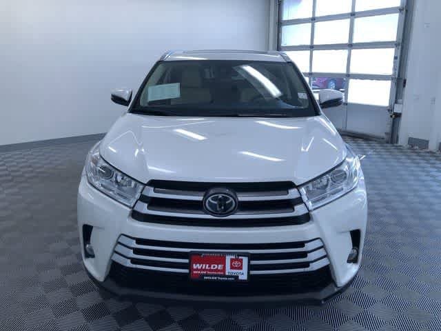 Thumbnail: 2017 Toyota Highlander - 16