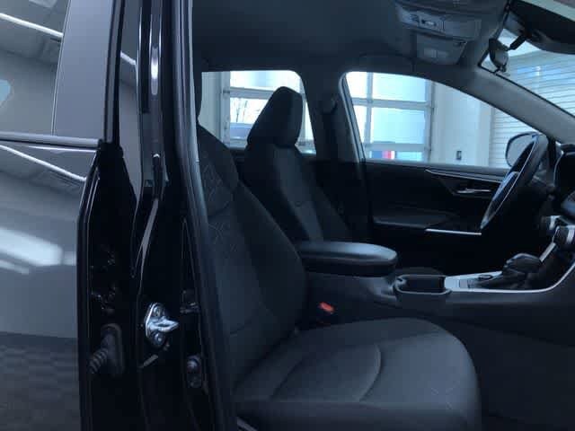 Thumbnail: 2025 Toyota RAV4 - 21