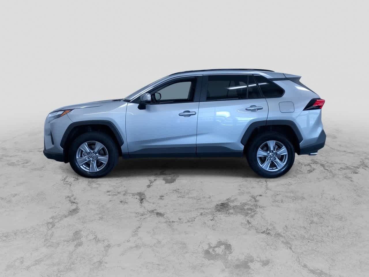 2024 Toyota RAV4 XLE 5