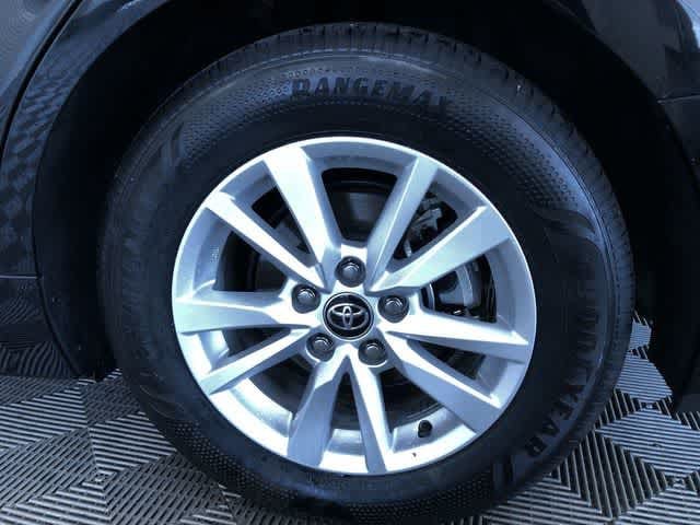 2026 Toyota Camry LE - Photo 15