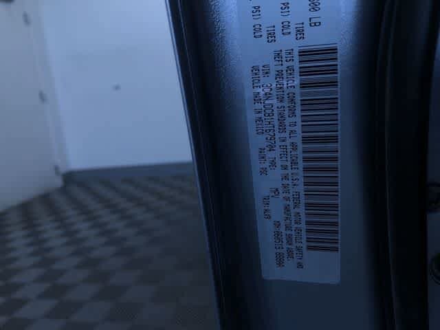 Thumbnail: 2017 Jeep Compass - 32