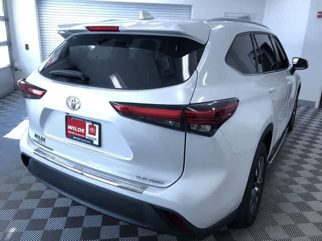 Thumbnail: 2022 Toyota Highlander - 28