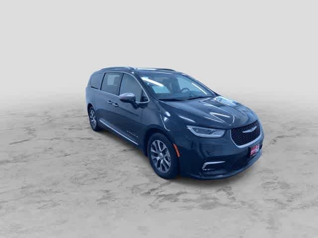 Thumbnail: 2021 Chrysler Pacifica - 3