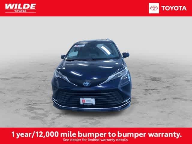 Thumbnail: 2021 Toyota Sienna - 4