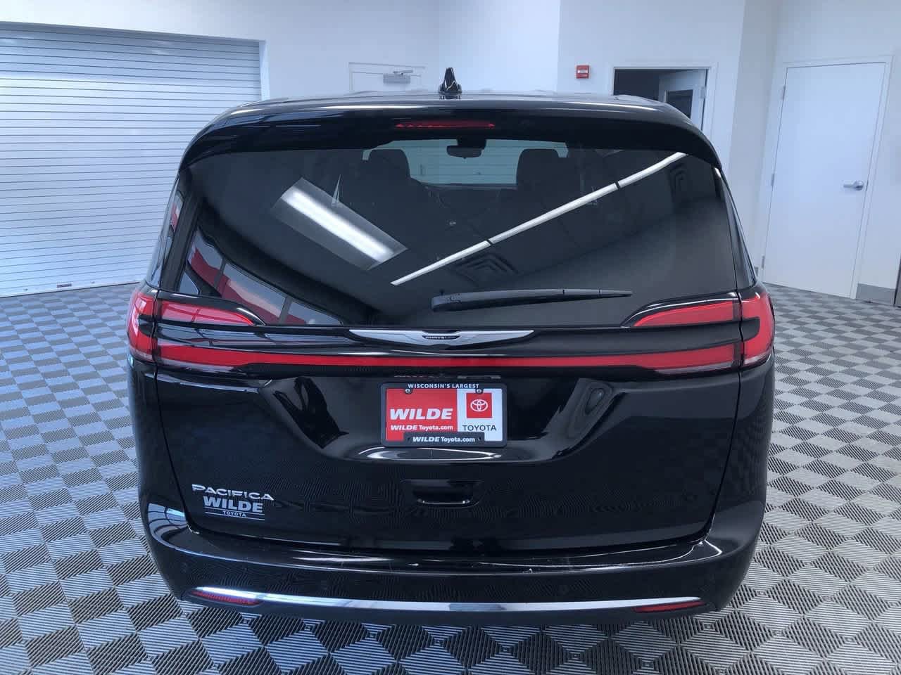 Thumbnail: 2024 Chrysler Pacifica - 13