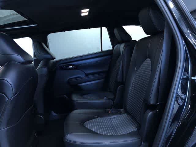 Thumbnail: 2025 Toyota Highlander - 20