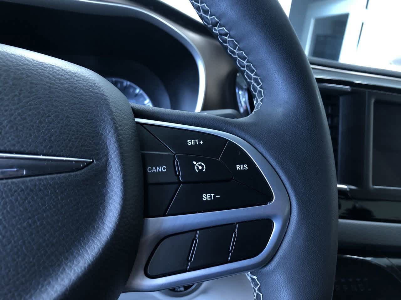 2023 Chrysler Voyager LX 25